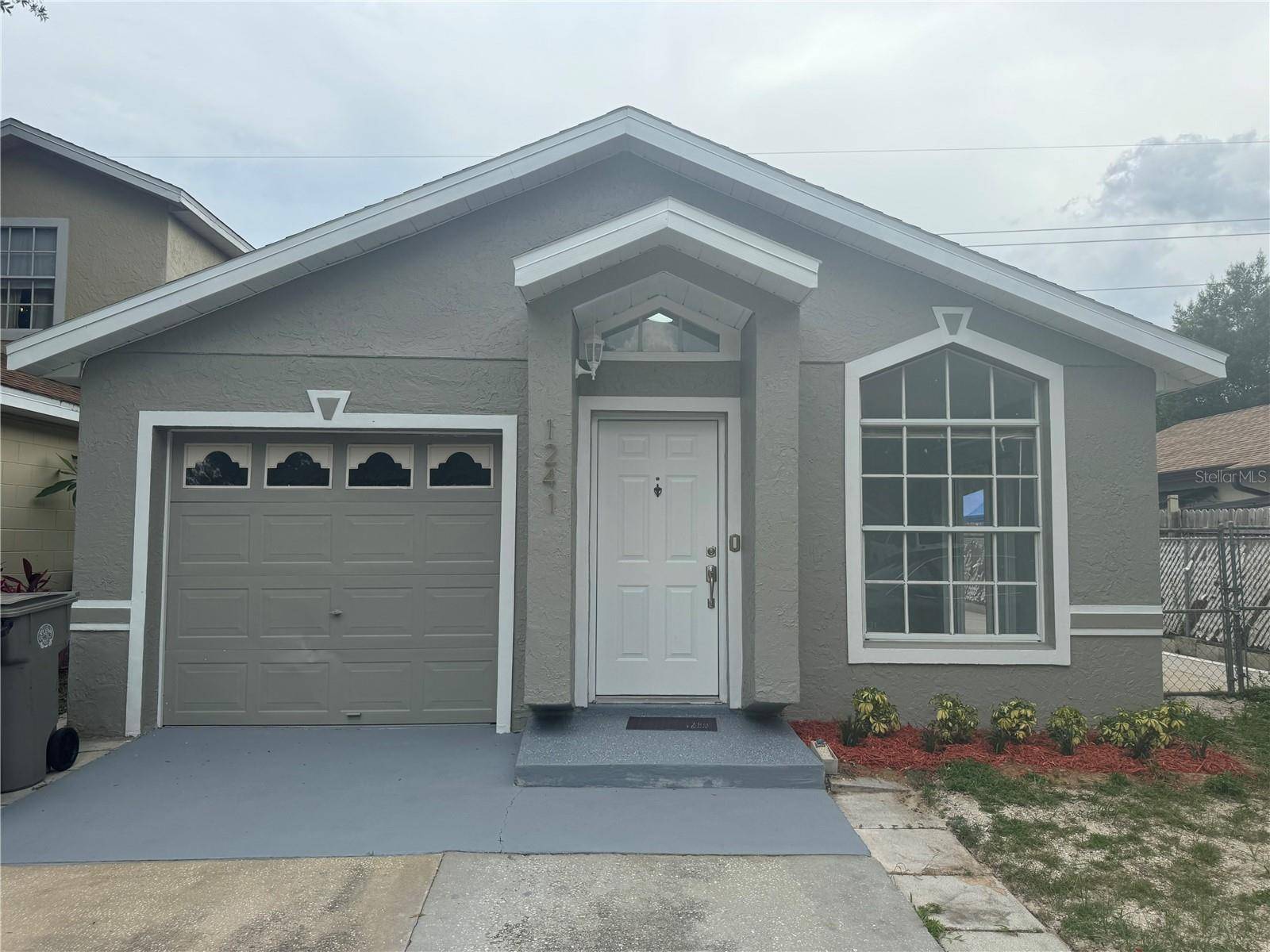 Apopka, FL 32703,1241 CLEVELAND AVE