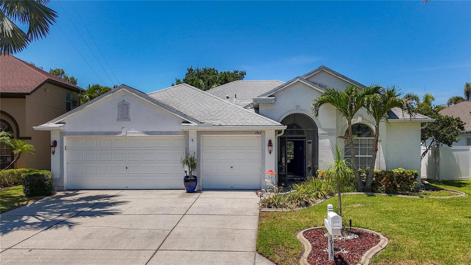 Holiday, FL 34691,1913 BLUE RIVER RD