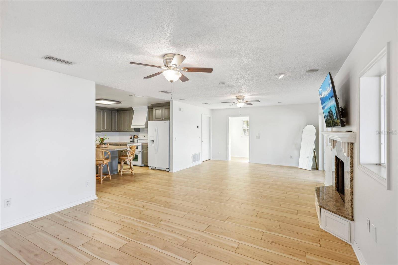 Geneva, FL 32732,3420 LAKE HARNEY CIR