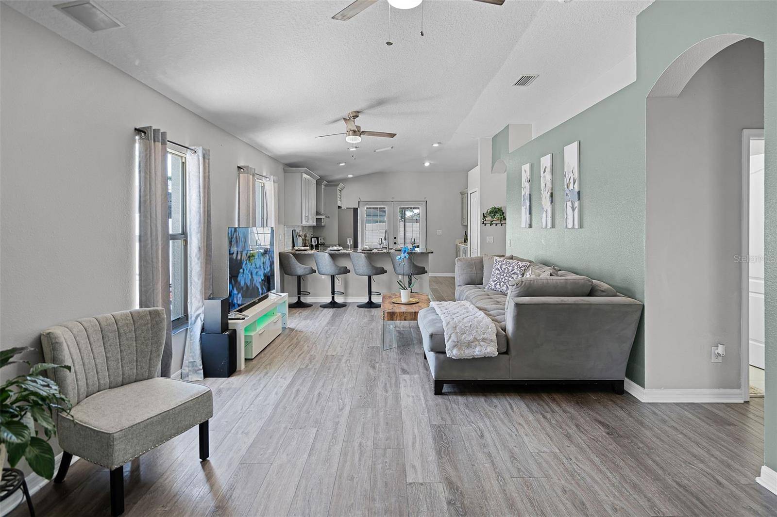 Gibsonton, FL 33534,12829 KINGS LAKE DR