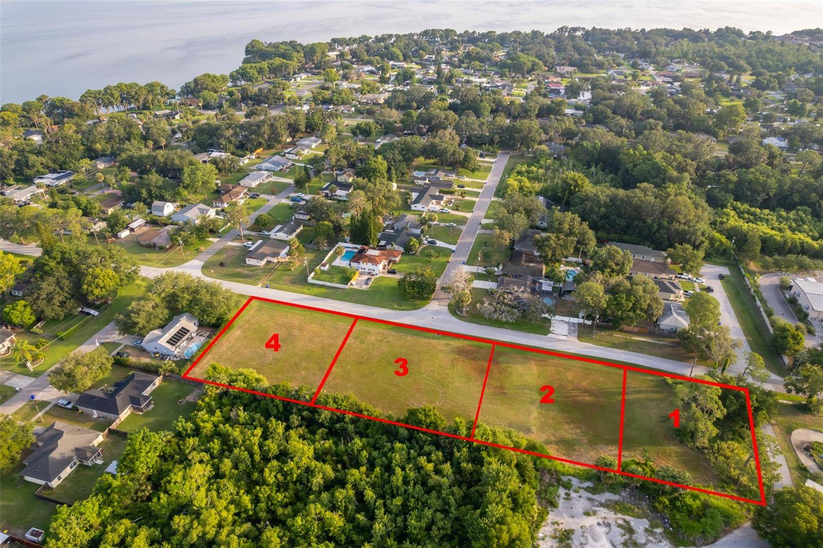 Tavares, FL 32778,W NELSON ST
