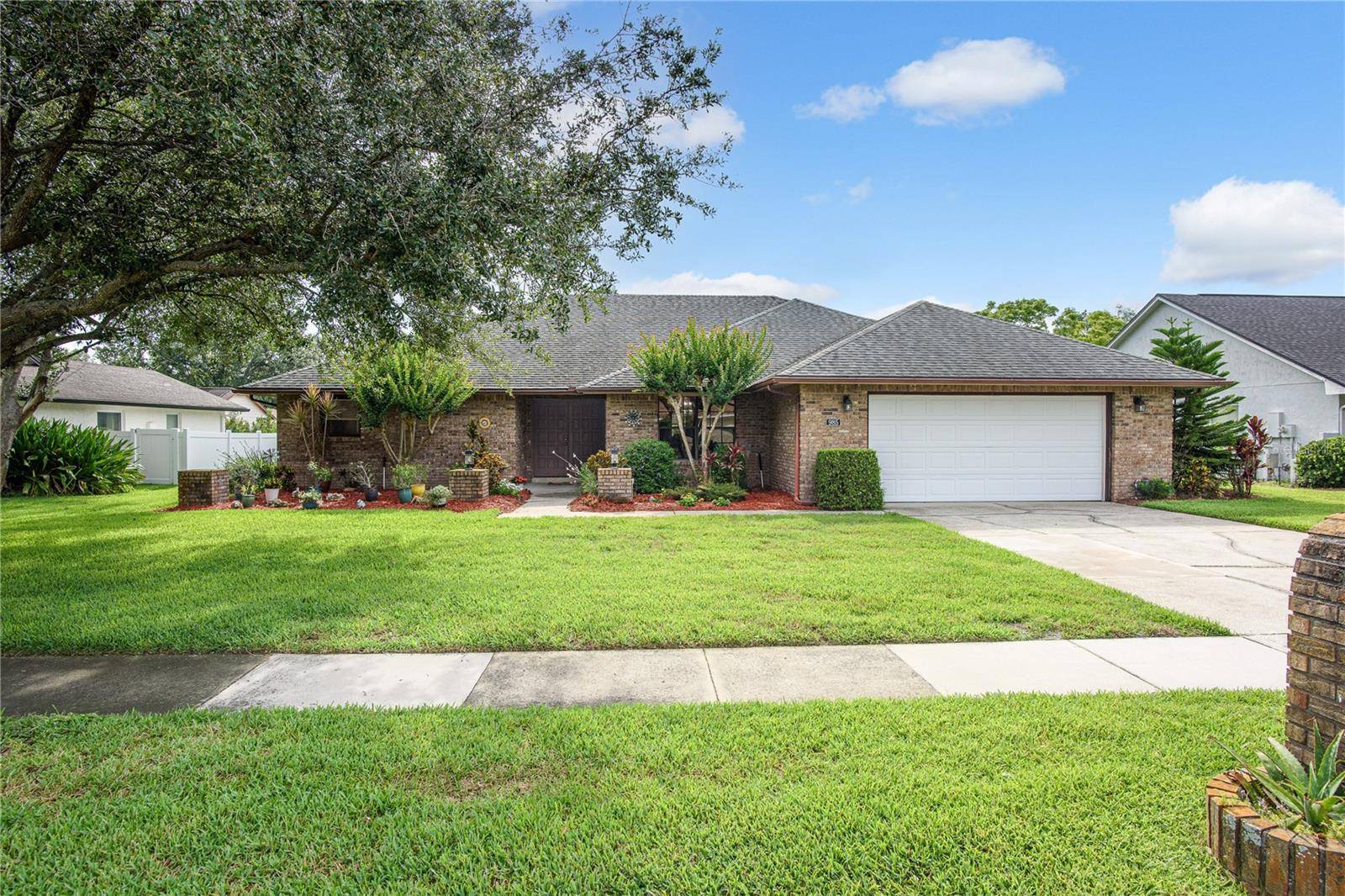 Winter Springs, FL 32708,985 WILLOW RUN LN