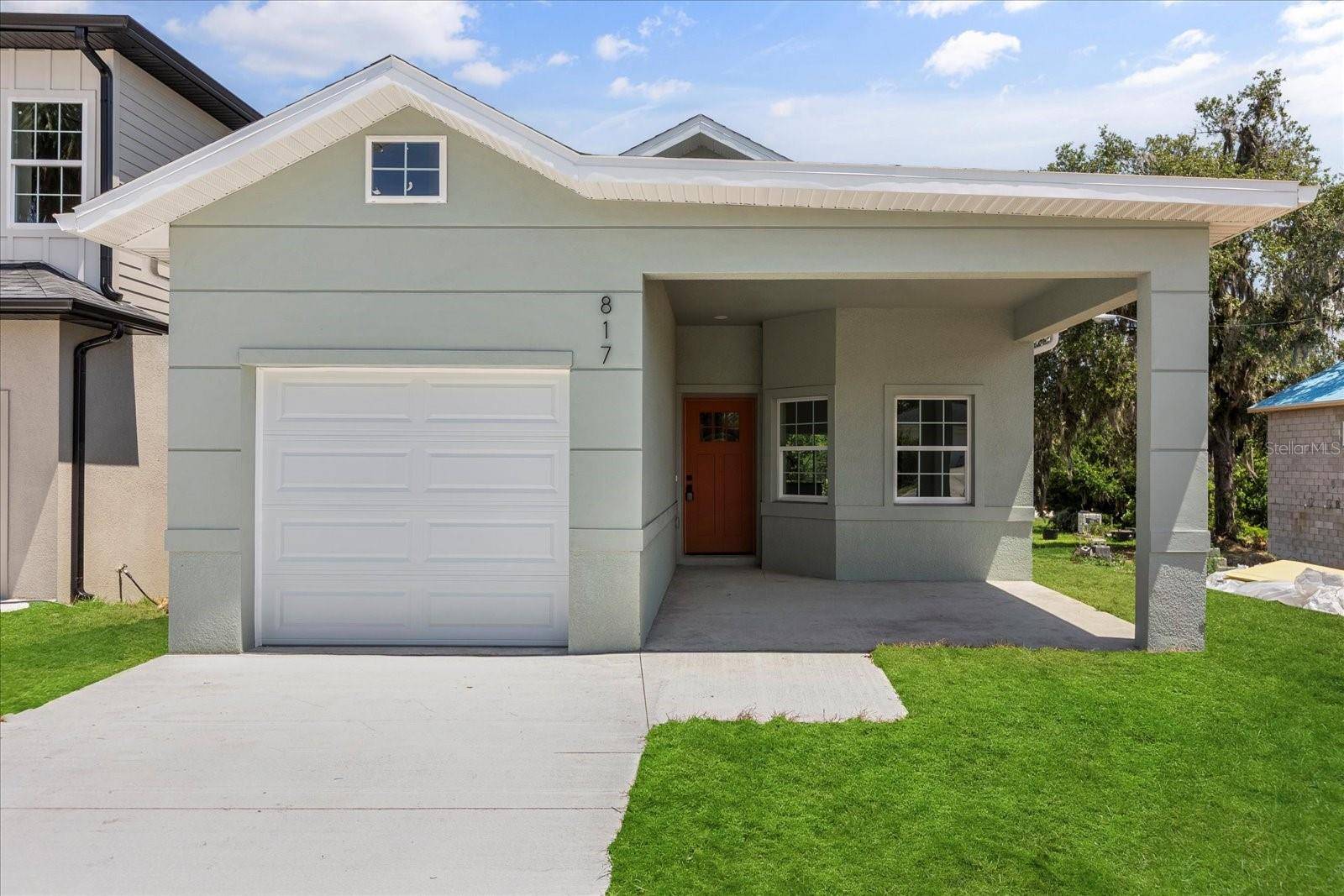 Eustis, FL 32726,817 E MCDONALD AVE