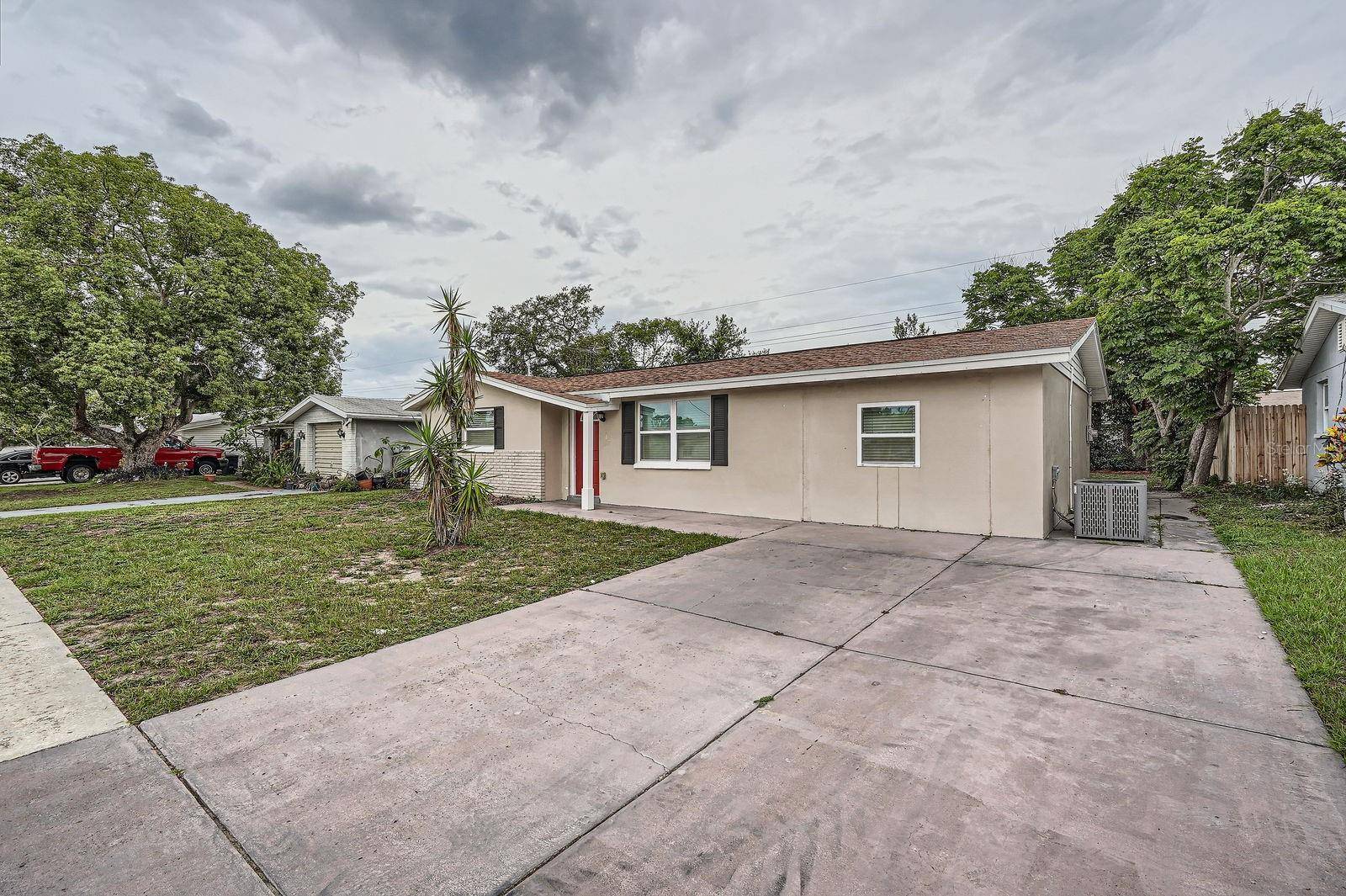 Holiday, FL 34690,5429 FLORA AVE