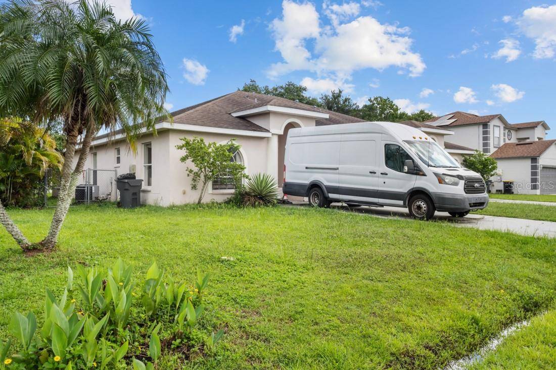 Poinciana, FL 34759,621 BLUEBILL LN