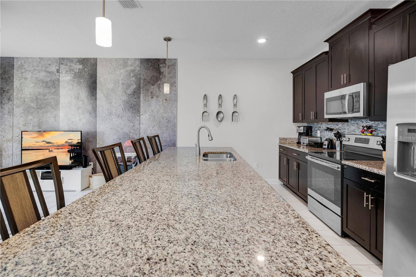 Davenport, FL 33896,9061 DOGLEG DR