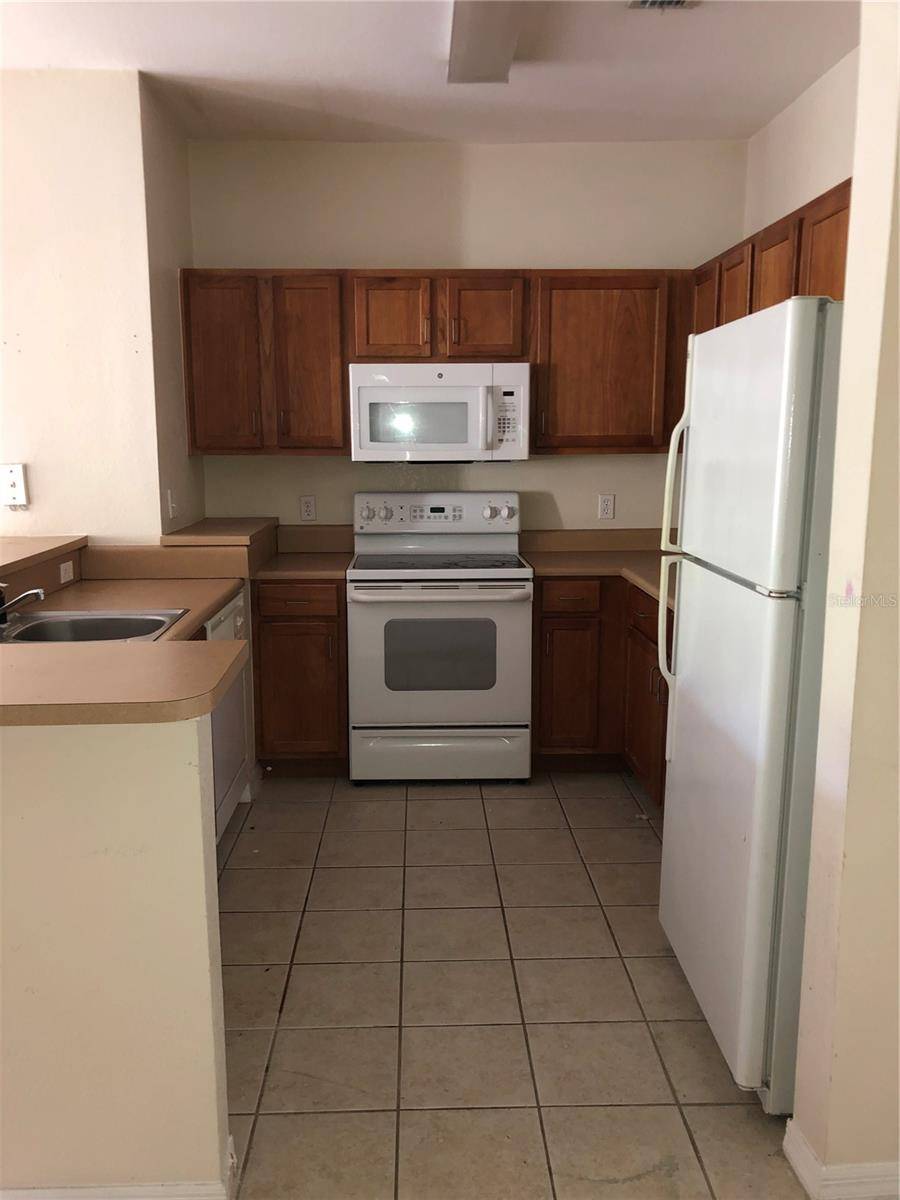 Orlando, FL 32825,8239 CLAIRE ANN DR #205