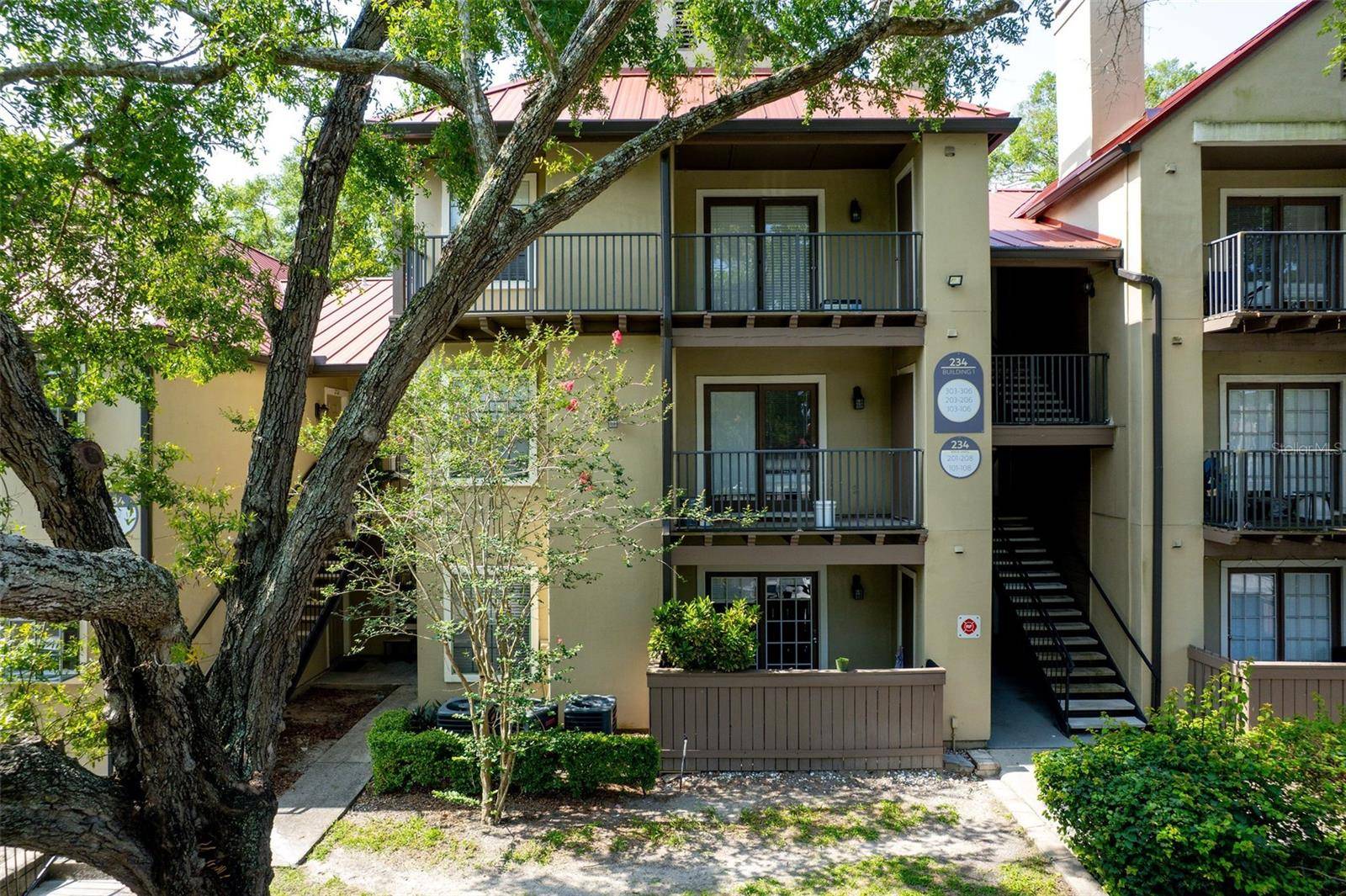 Altamonte Springs, FL 32714,234 AFTON SQ #305