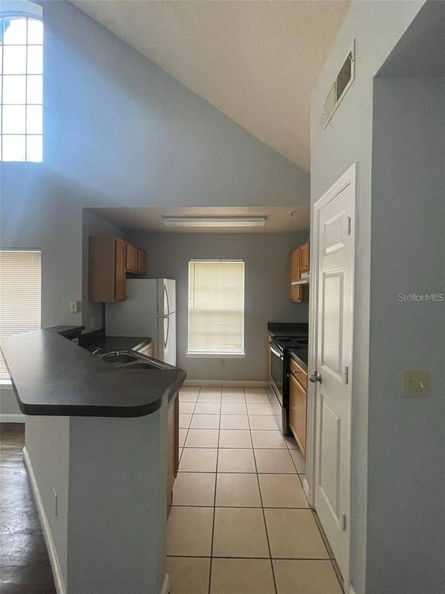 Orlando, FL 32829,9133 LEE VISTA BLVD #510