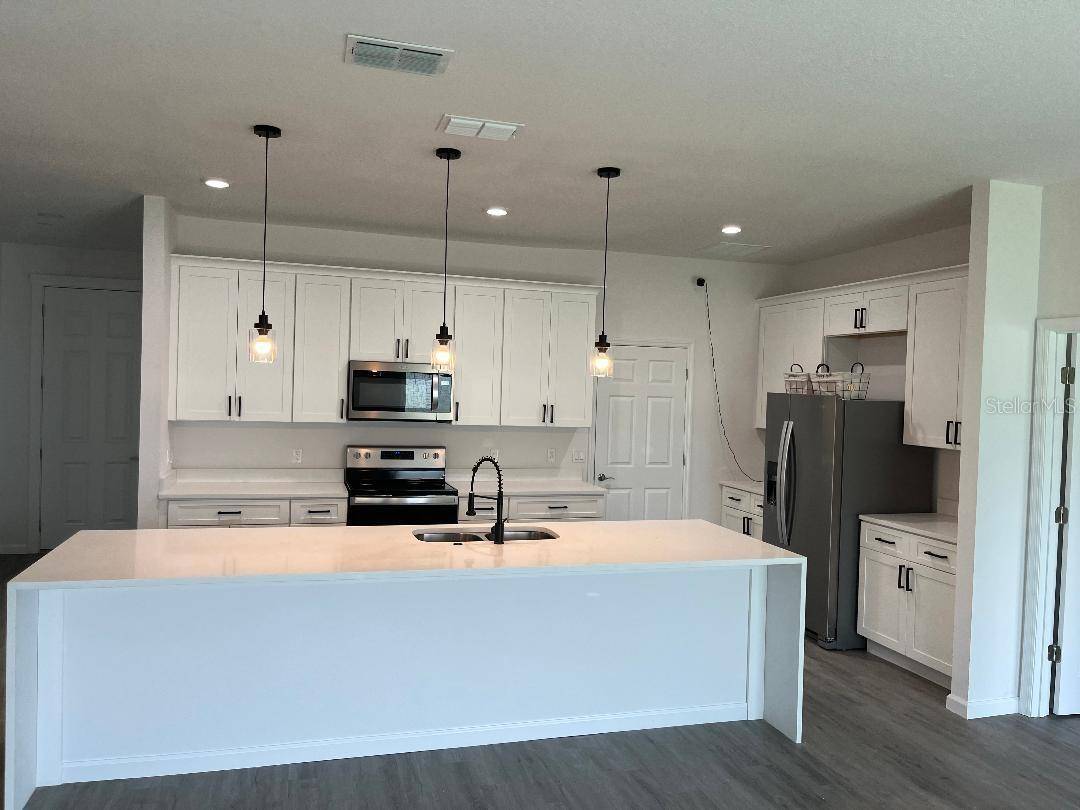 Kissimmee, FL 34759,611 AMAZON PL