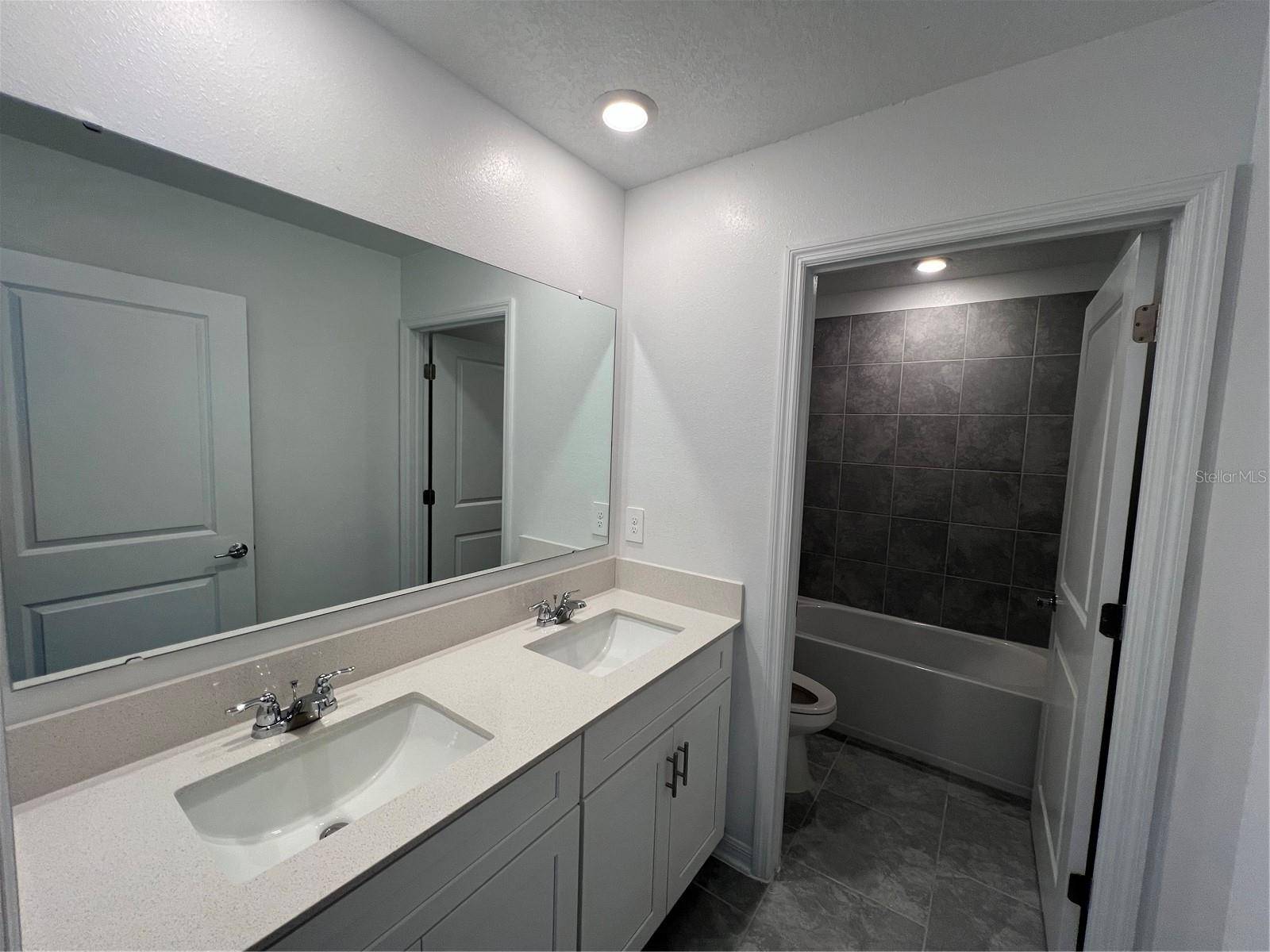 Winter Haven, FL 33881,930 CATTLEMAN ST
