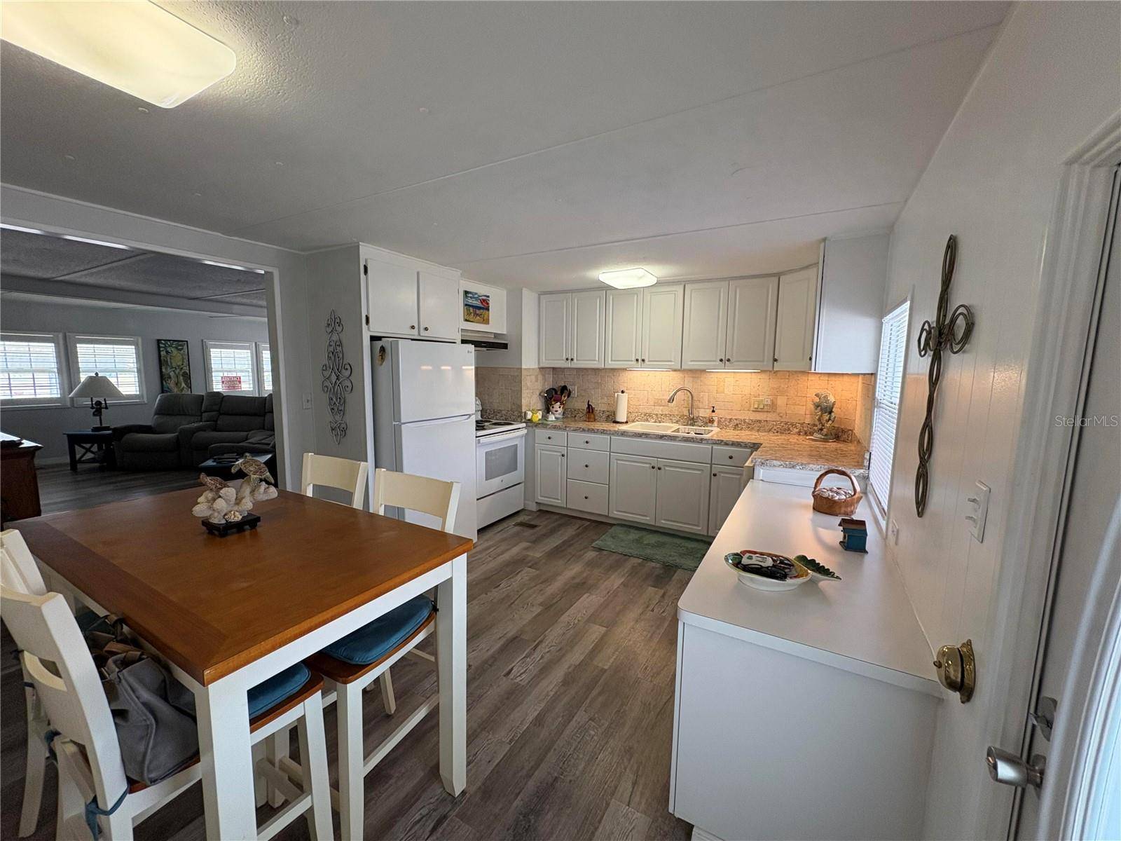 Bradenton, FL 34203,408 49TH A AVE E