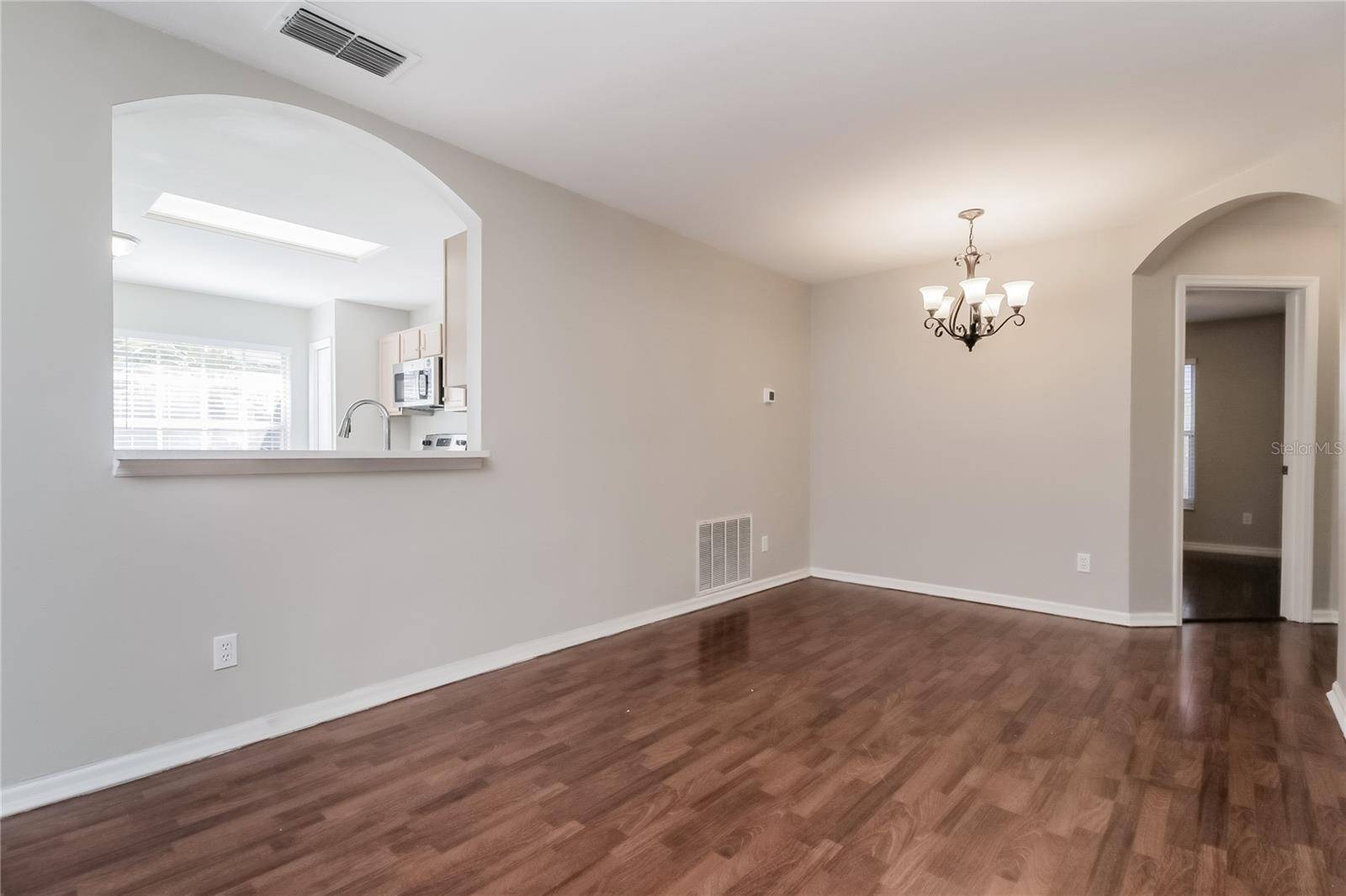Apopka, FL 32703,1007 ROYAL OAKS DR