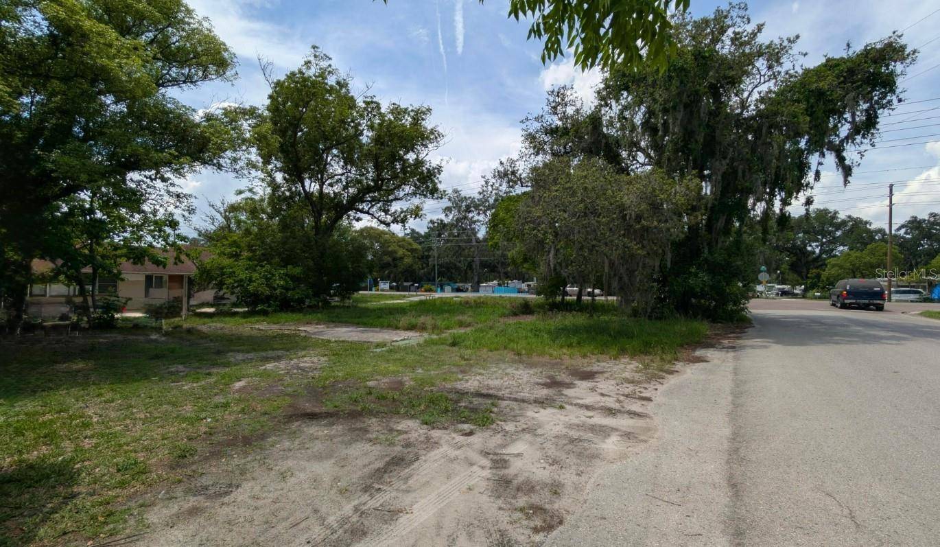 Zephyrhills, FL 33541,4945 COURT ST