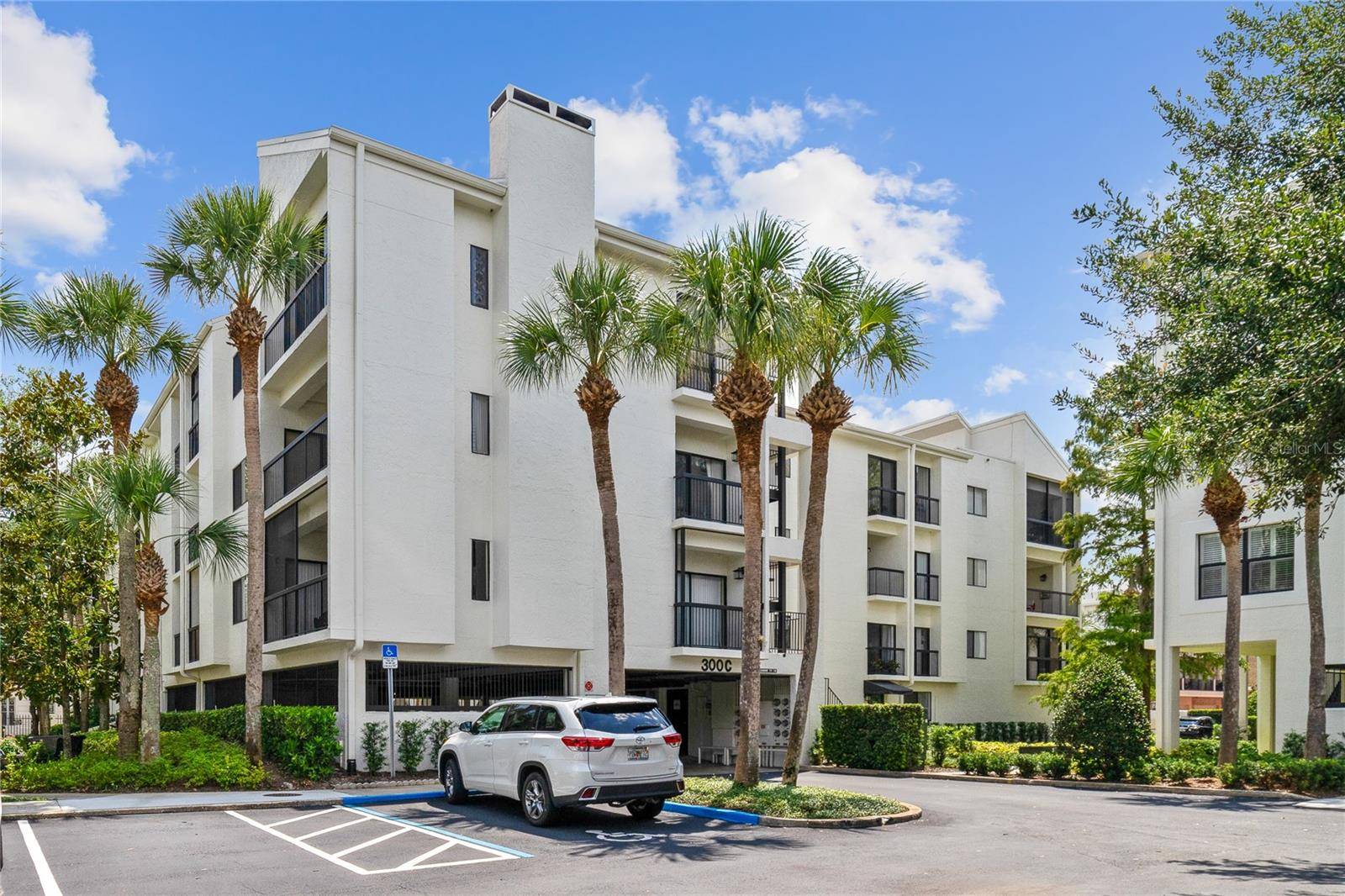 Winter Park, FL 32789,300 CAROLINA AVE #205