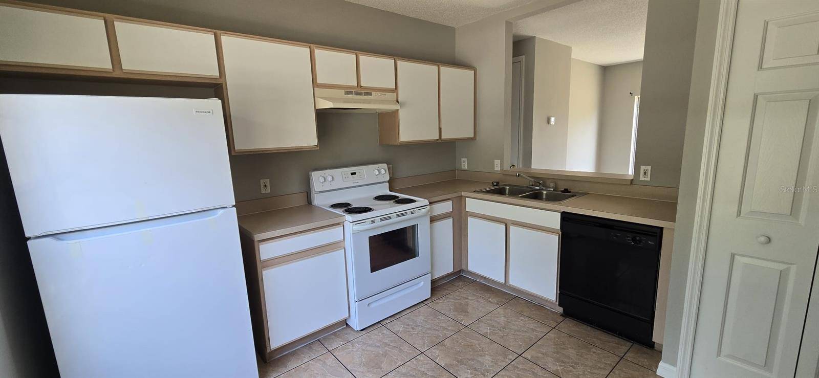 Kissimmee, FL 34758,607 ESCONDIDO CT