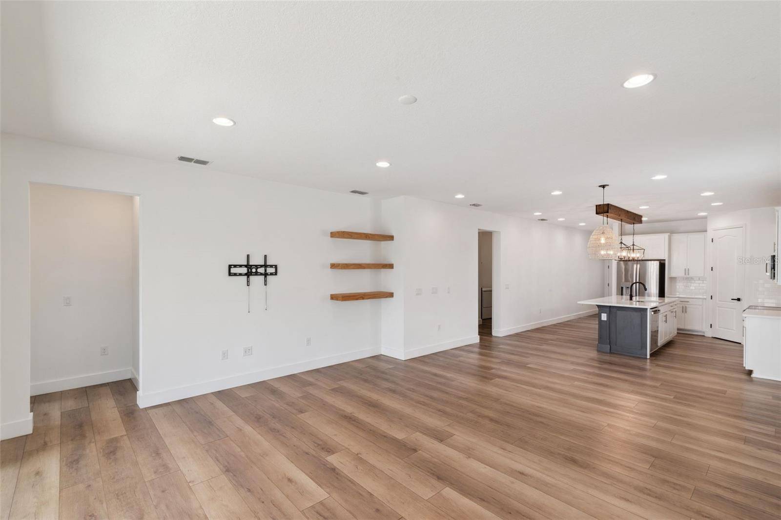 Groveland, FL 34736,312 IRVING BEND DR