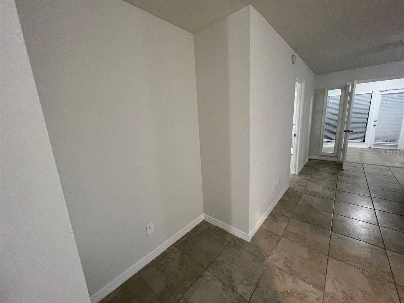 Orlando, FL 32811,4372 MIDDLEBROOK RD #3