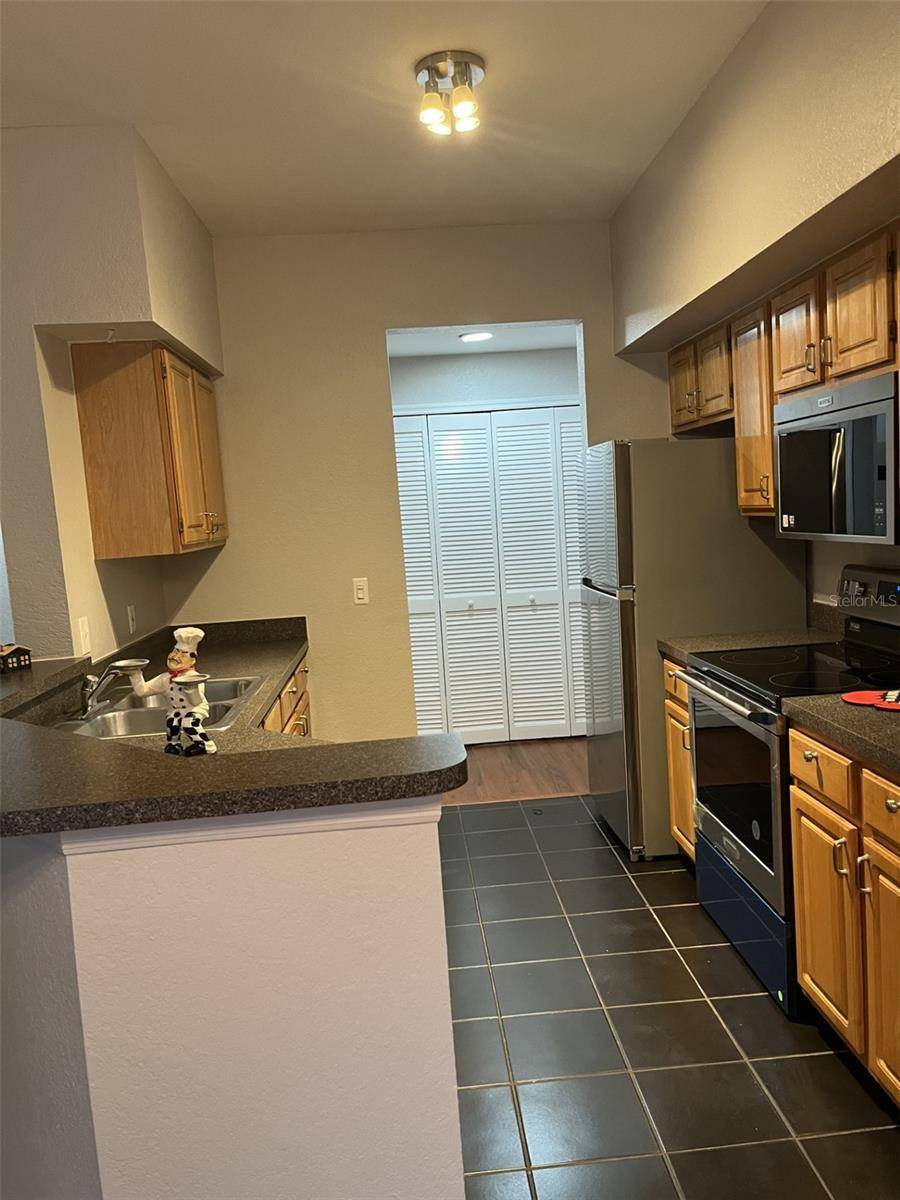 Orlando, FL 32835,6063 WESTGATE DR #111