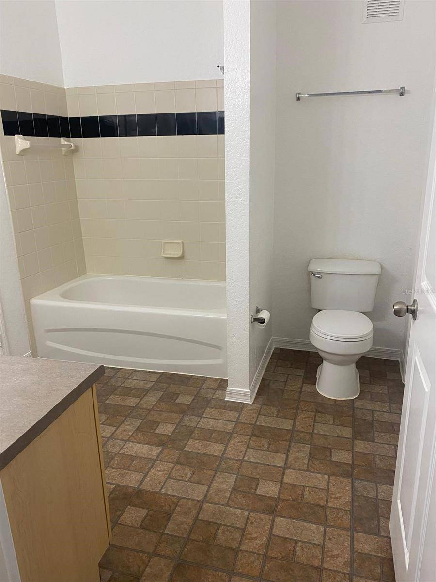 Orlando, FL 32835,6063 WESTGATE DR #111