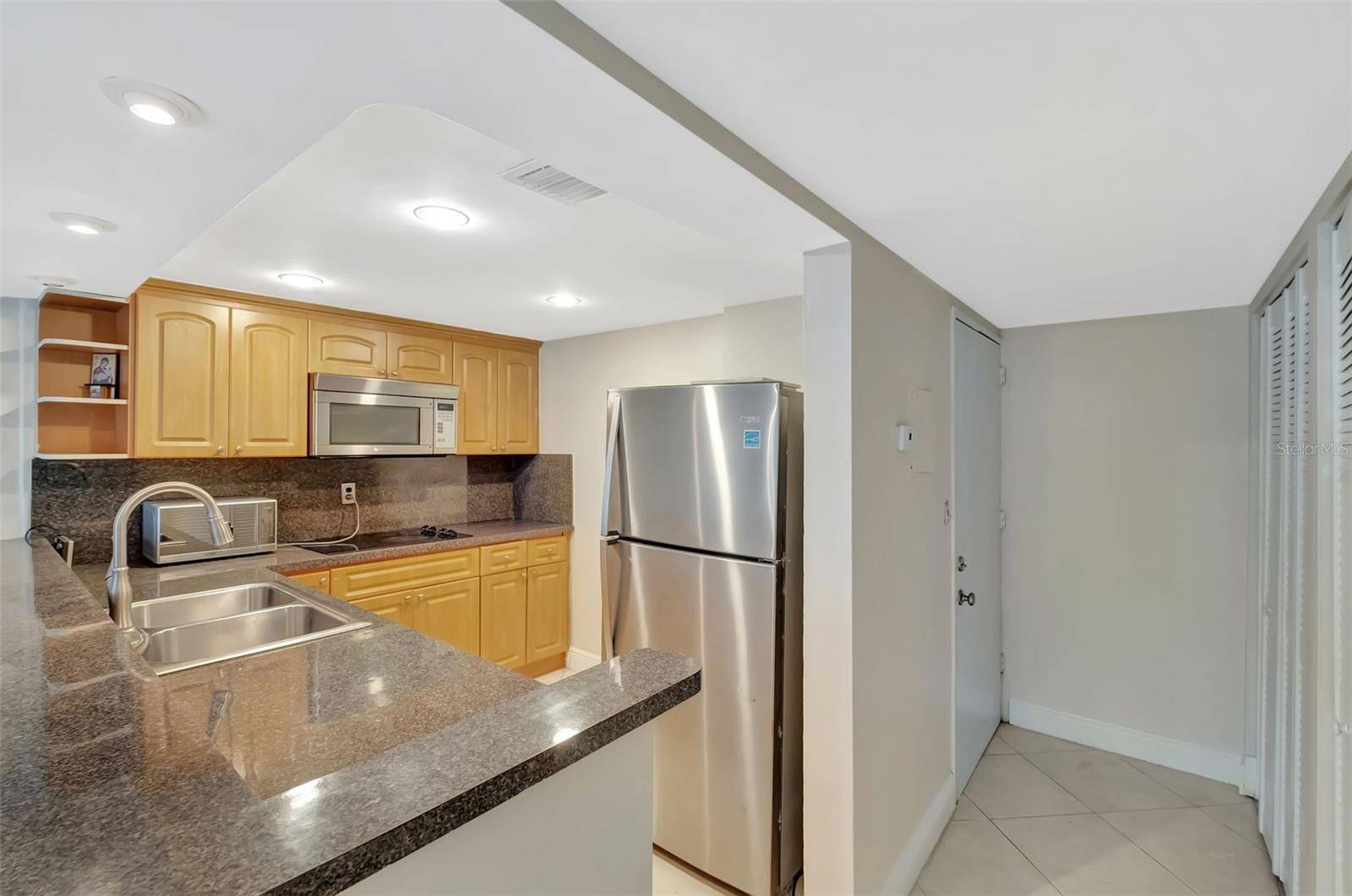 Miami Beach, FL 33139,345 OCEAN DR #305
