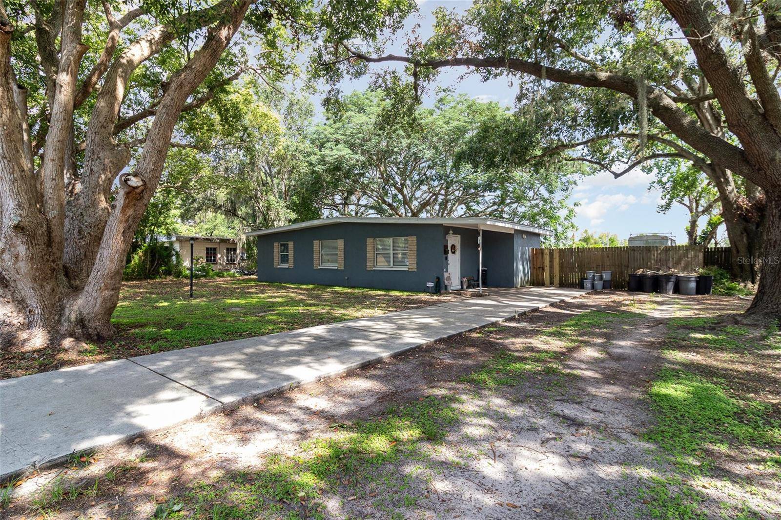 Eustis, FL 32726,845 EDGEWATER CIR