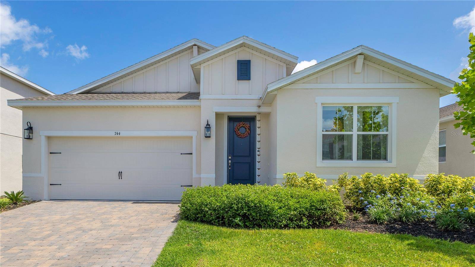 Apopka, FL 32703,744 CURLY LOCKS LOOP