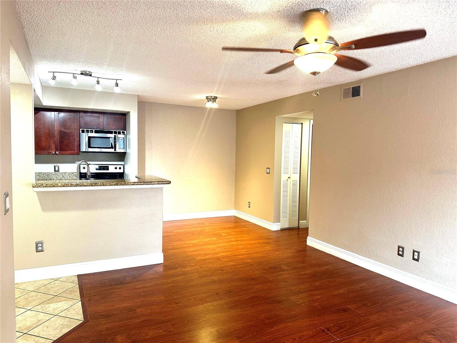 Orlando, FL 32811,5116 CONROY RD #418