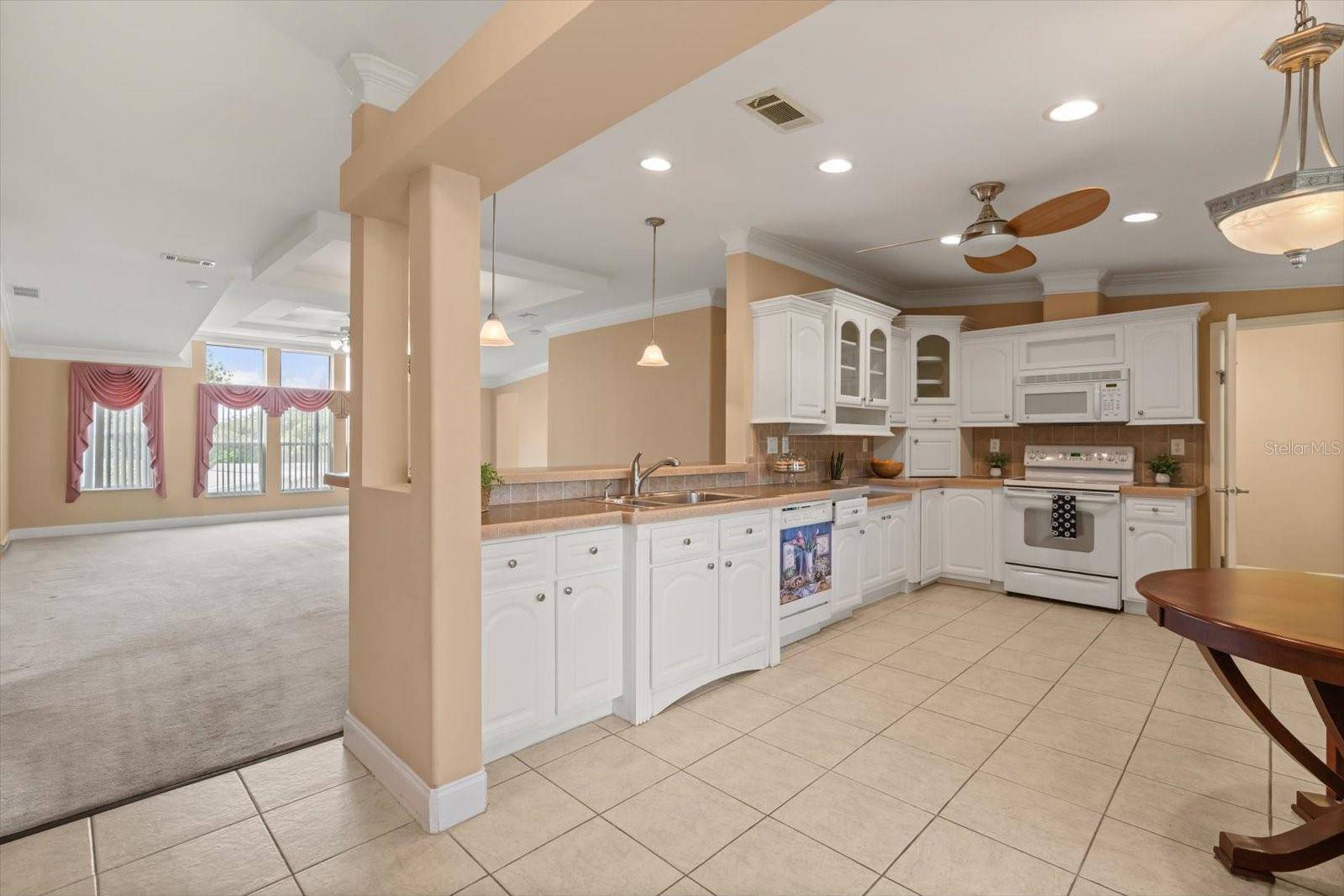 Zellwood, FL 32798,2713 LAKE GRASSMERE CT #893