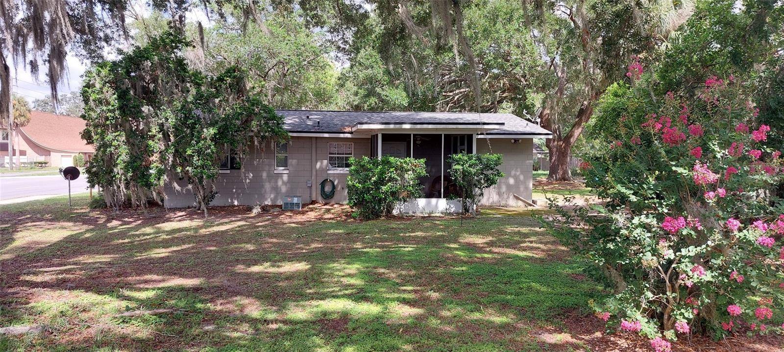 Fruitland Park, FL 34731,401 SUNNY CT