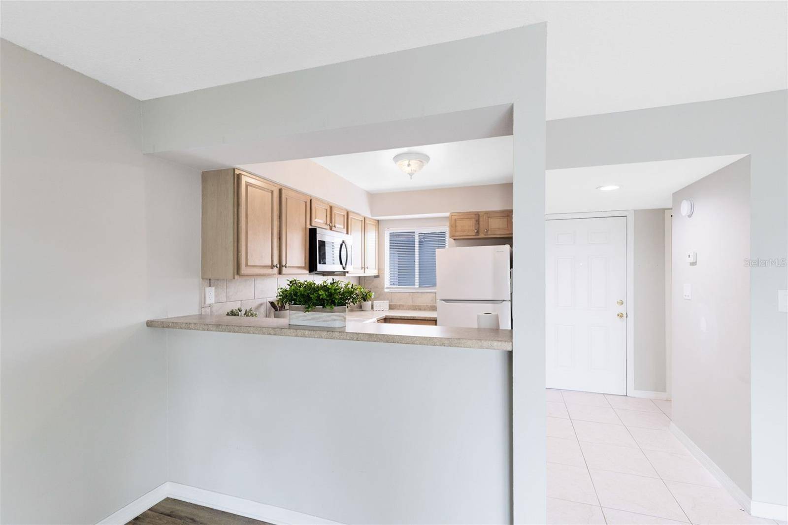 Winter Park, FL 32792,208 SCOTTSDALE SQ #208