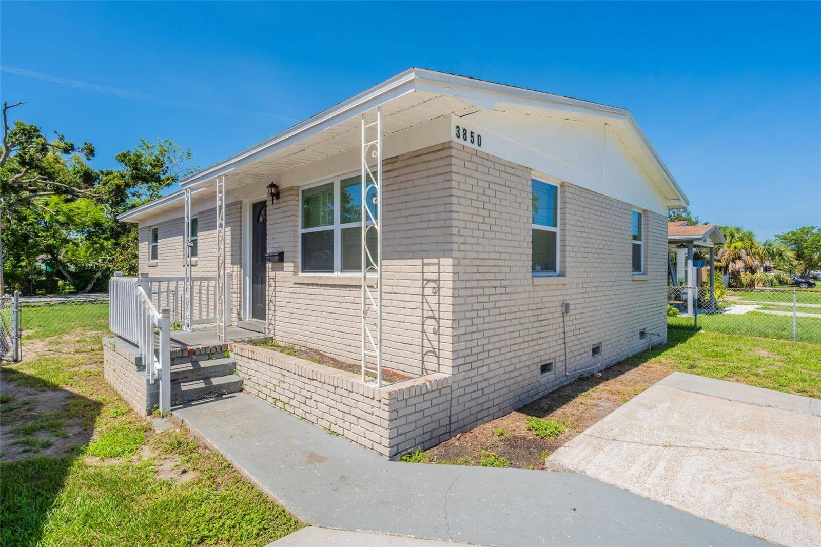 St Petersburg, FL 33711,3850 11TH AVE S