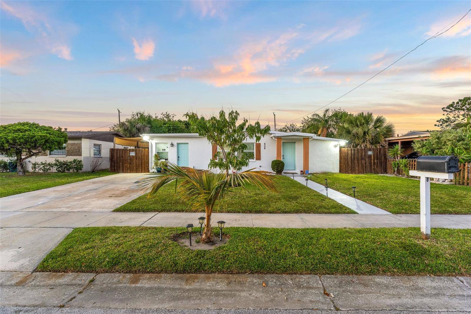 Melbourne, FL 32901,808 CAMPHOR WAY