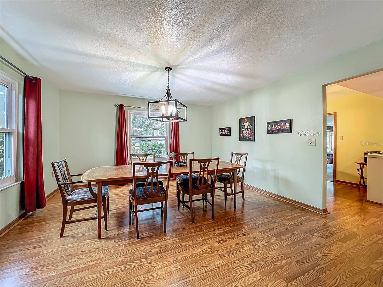 Longwood, FL 32750,1850 LAKESHORE CIR