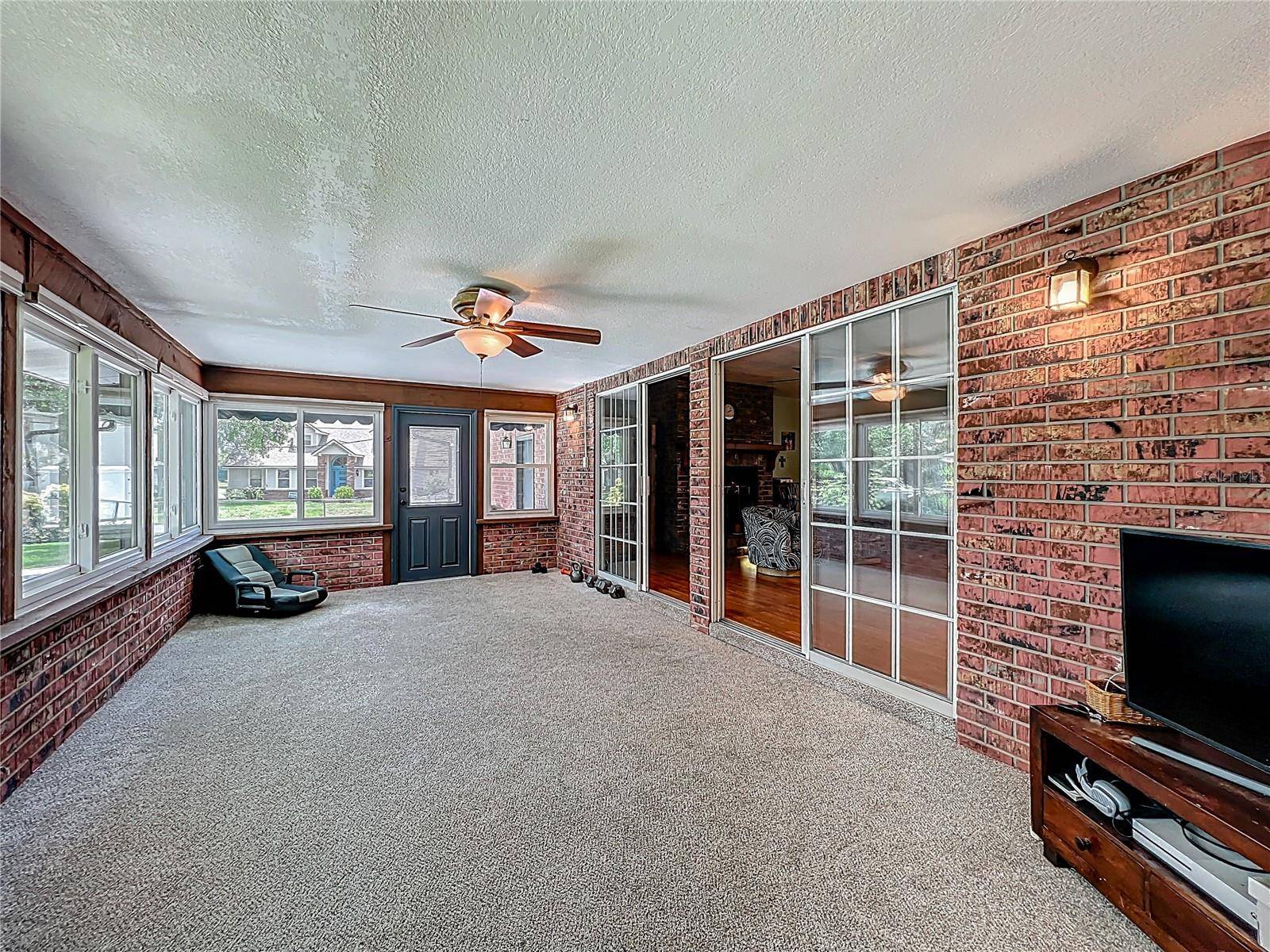 Longwood, FL 32750,1850 LAKESHORE CIR