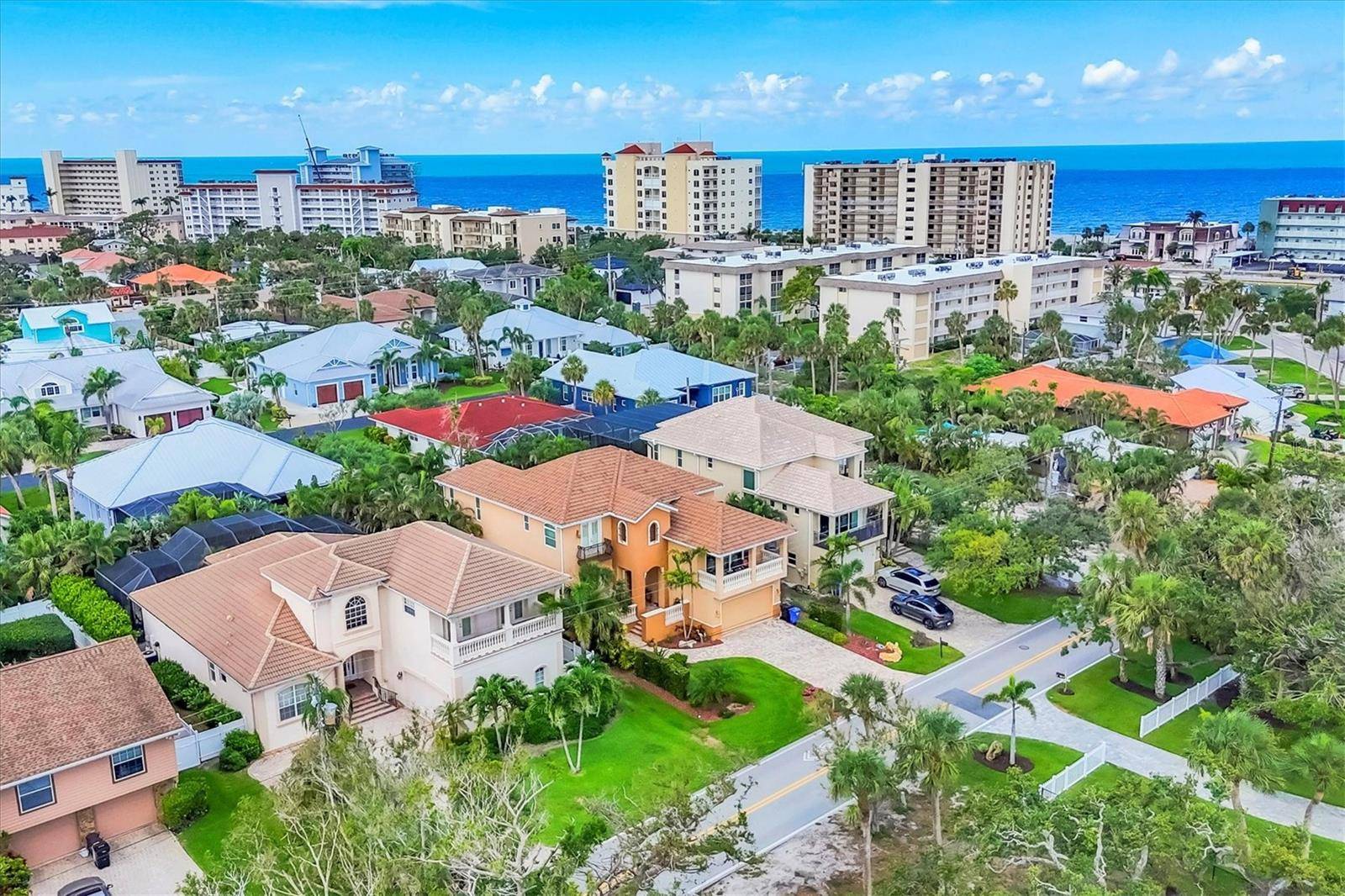 Venice, FL 34285,811 LAGUNA DR