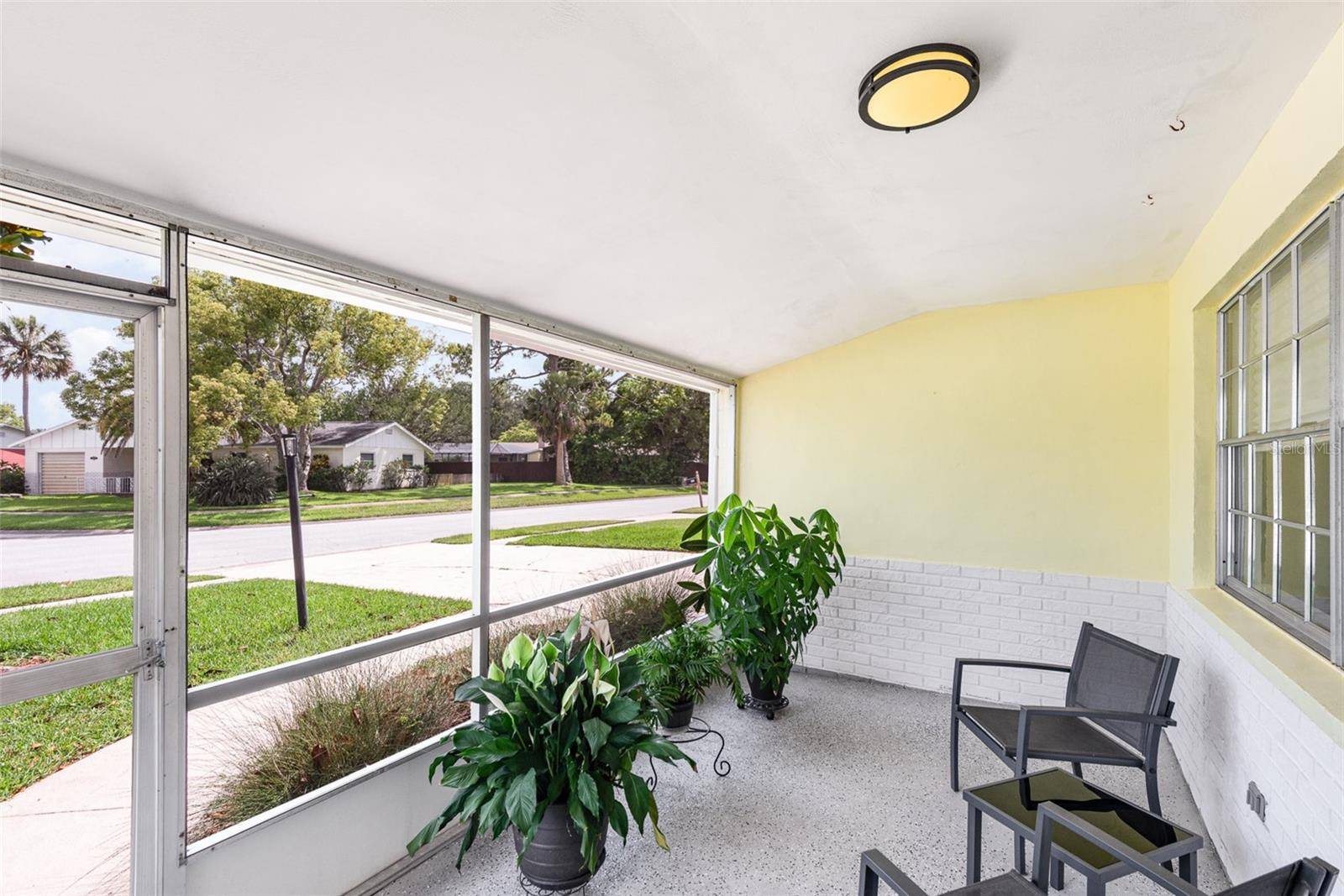 South Daytona, FL 32119,692 GASLIGHT DR