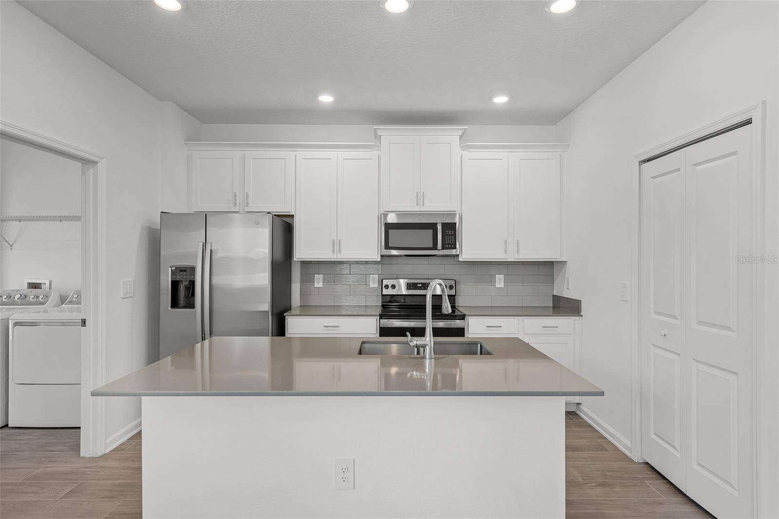Kissimmee, FL 34744,2563 RELAXING LN