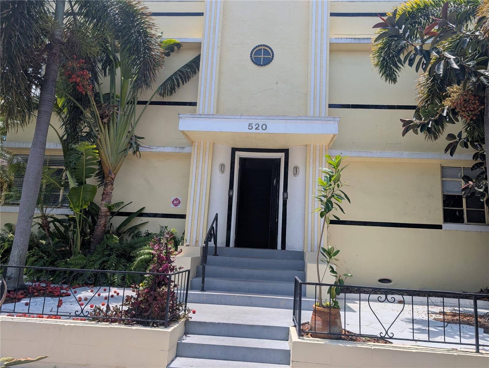 St Petersburg, FL 33701,520 11TH AVE N #3