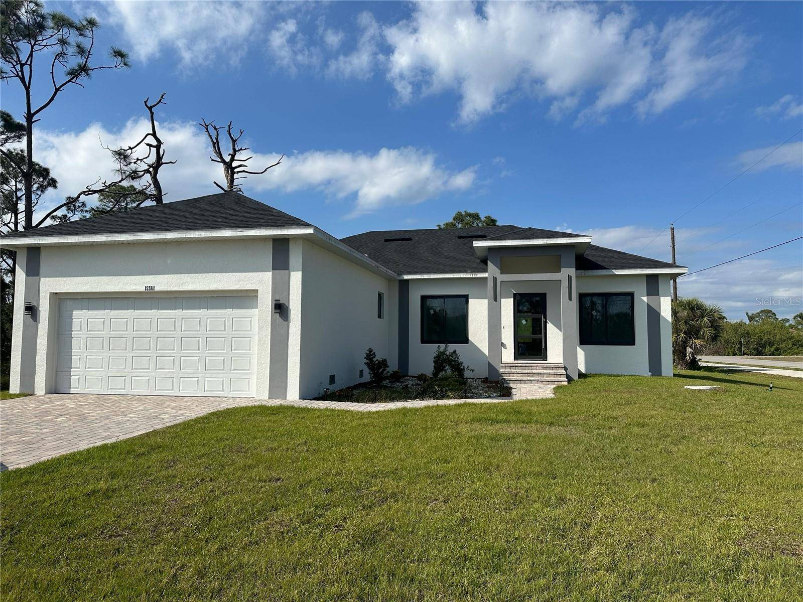 Port Charlotte, FL 33981,15561 ALDAMA CIR