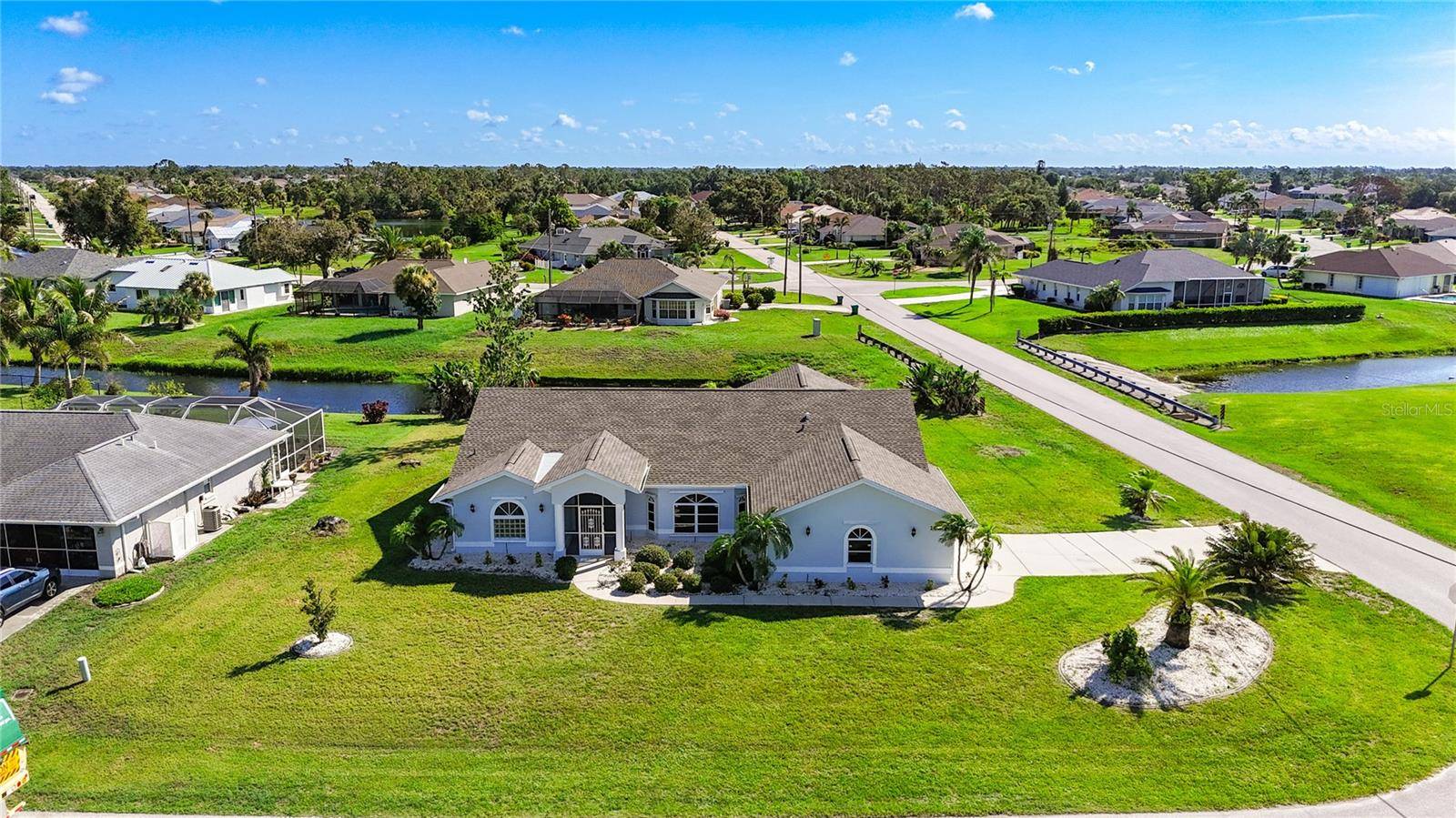 Rotonda West, FL 33947,142 BROADMOOR LN