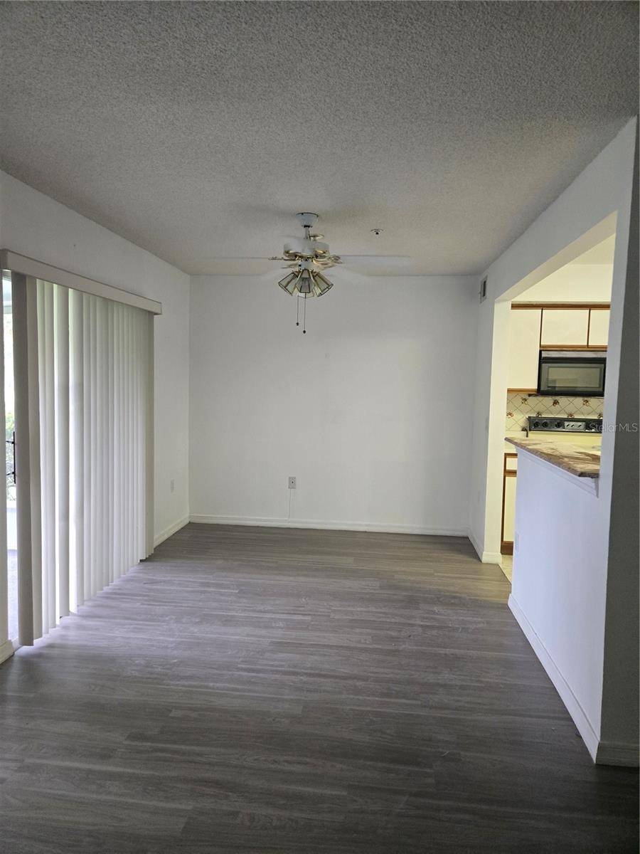 Apopka, FL 32712,925 LEXINGTON Pkwy #14