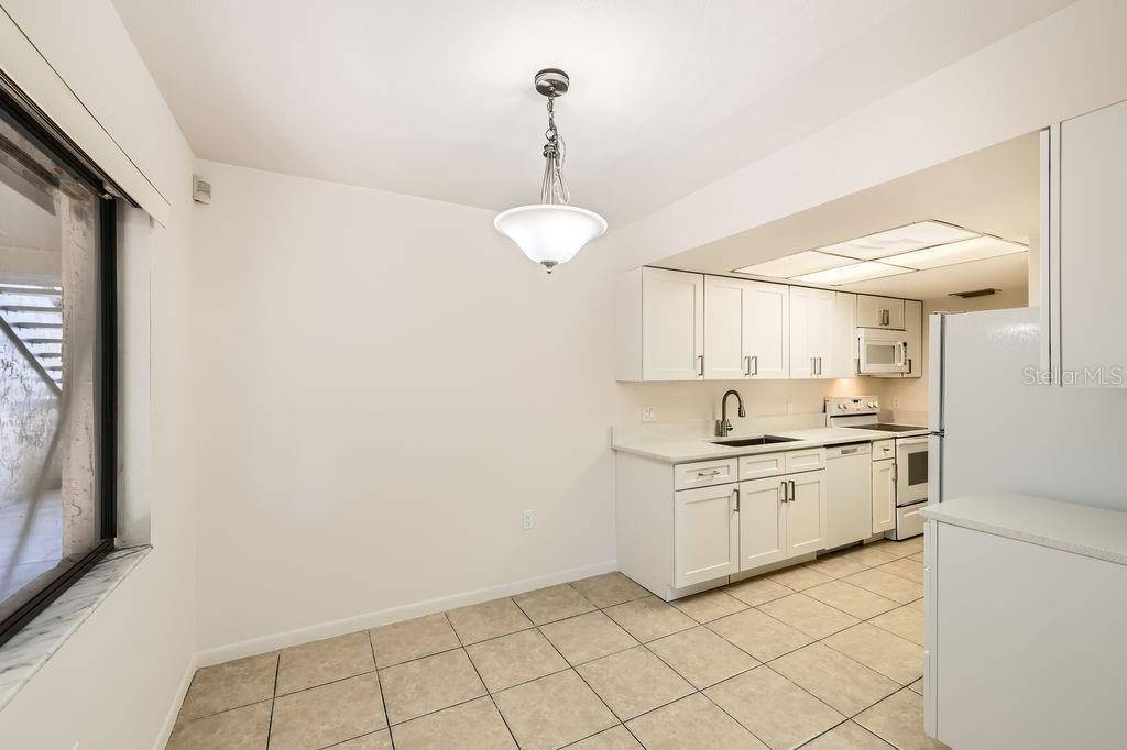 Orlando, FL 32811,5321 VINELAND RD #101