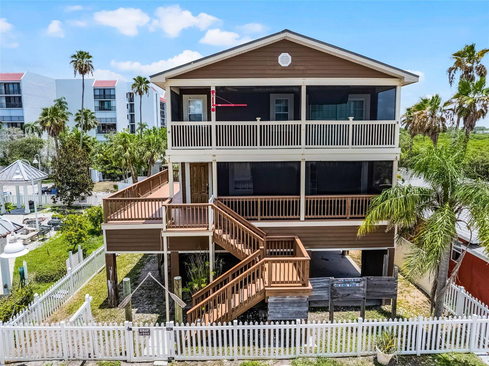 Indian Shores, FL 33785,19105 WHISPERING PINES DR