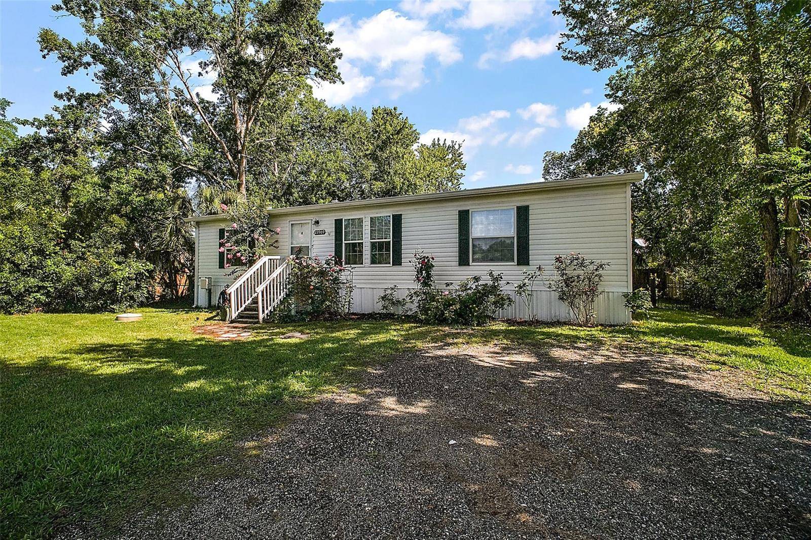 Astor, FL 32102,23909 DEER RD
