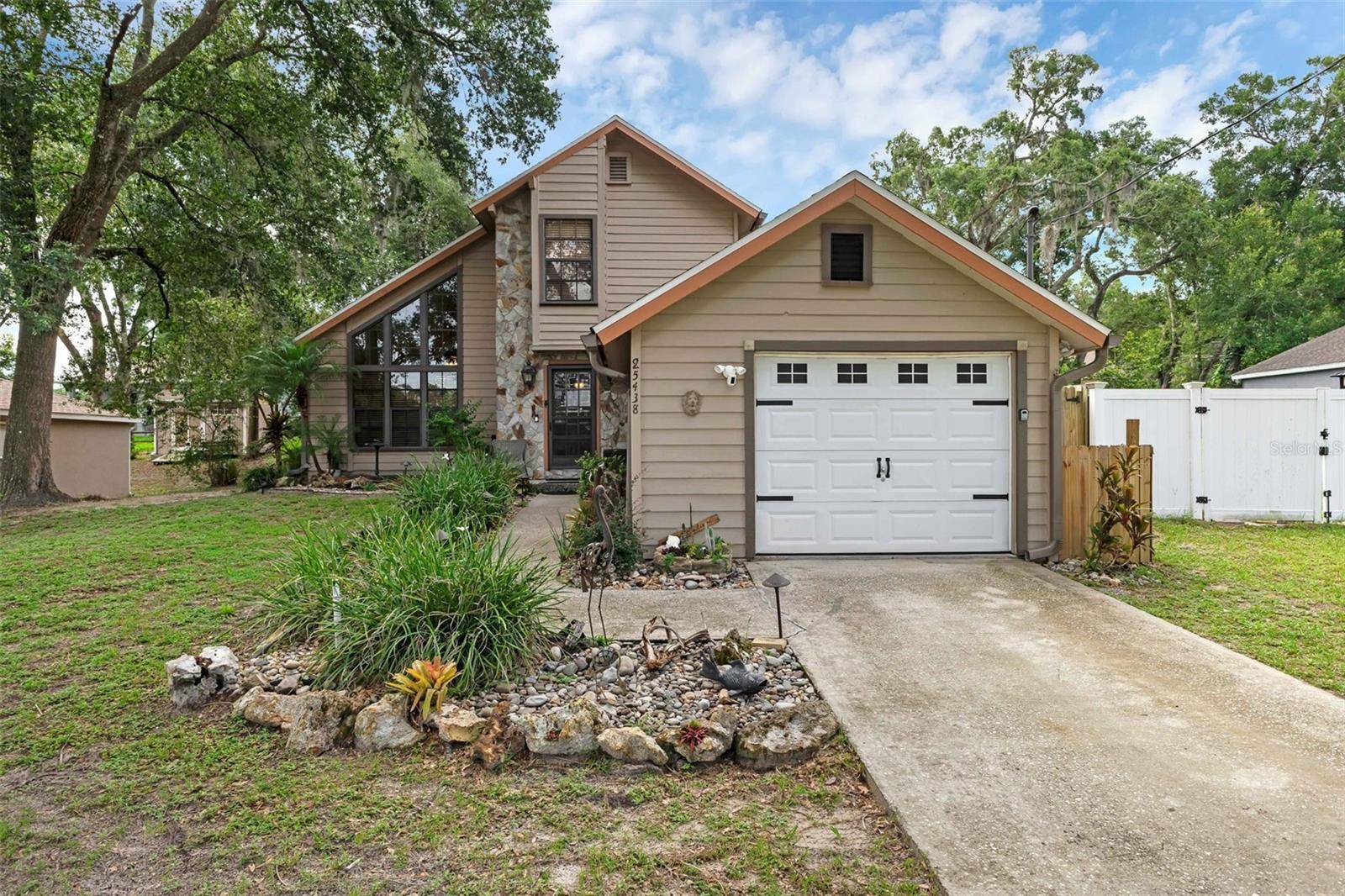 Sorrento, FL 32776,25438 PINE VALLEY DR