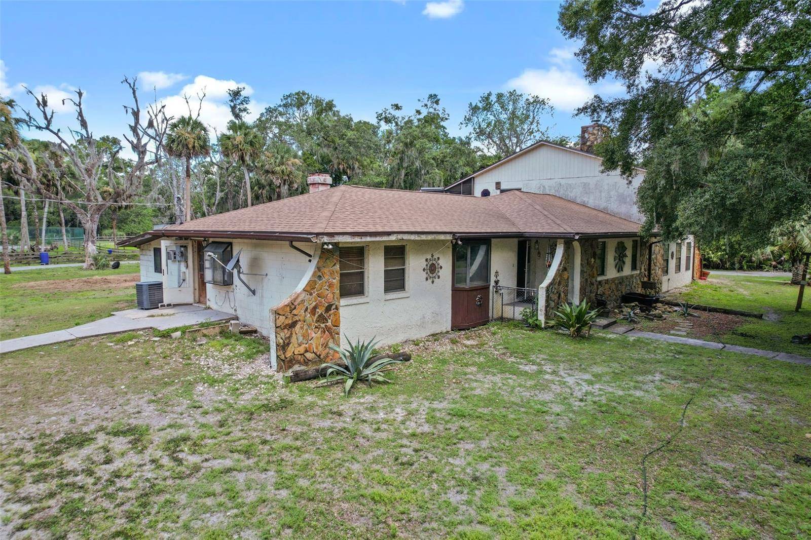 Geneva, FL 32732,546 WINONA DR