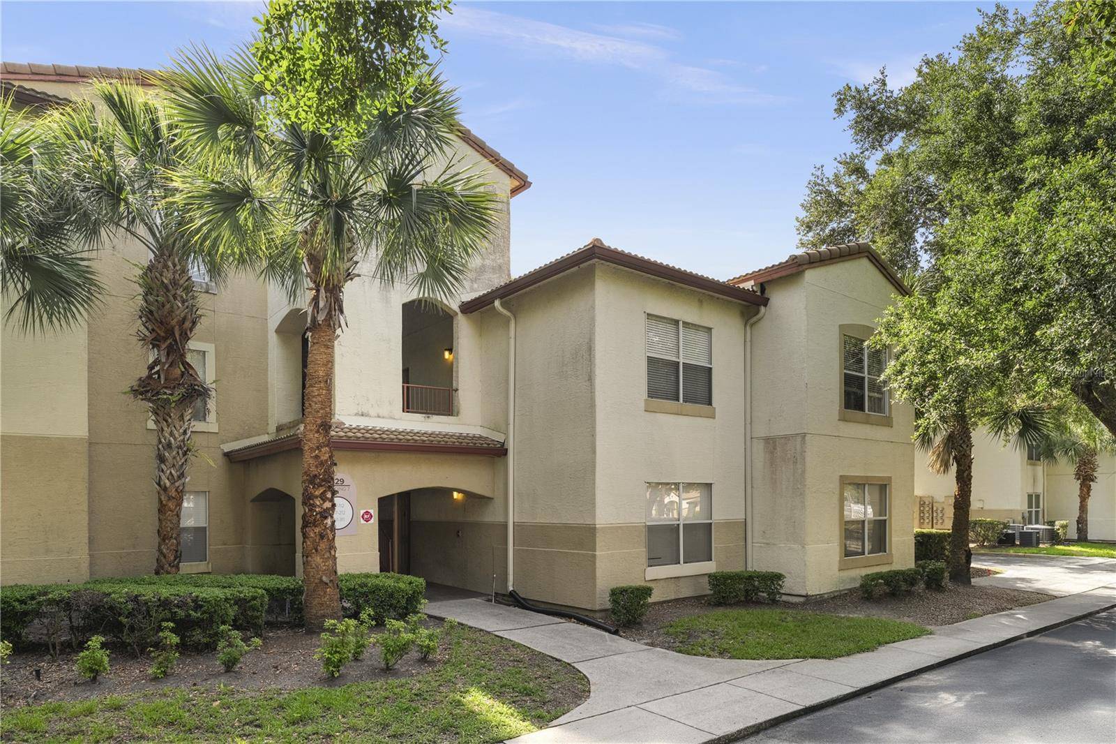Altamonte Springs, FL 32714,829 CAMARGO WAY #211