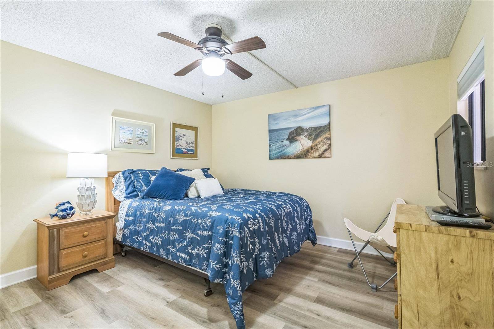 Holmes Beach, FL 34217,3805 E BAY DR #204