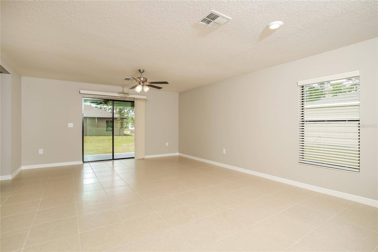 Kissimmee, FL 34759,208 HYACINTH CT